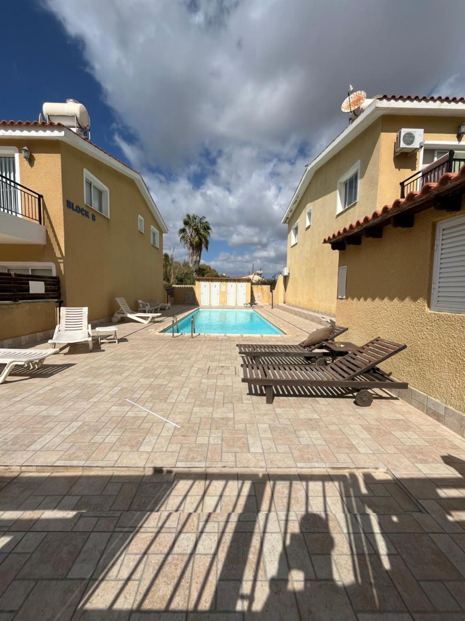Apartment In Residential Complex With Pool Klorakas Exterior foto